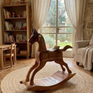 סוס נדנדה דקורטיבי מדהים