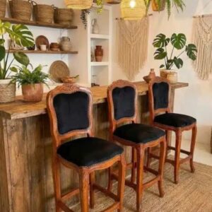 כיסא בר עץ מלא מהגוני ריפוד קטיפה שחור